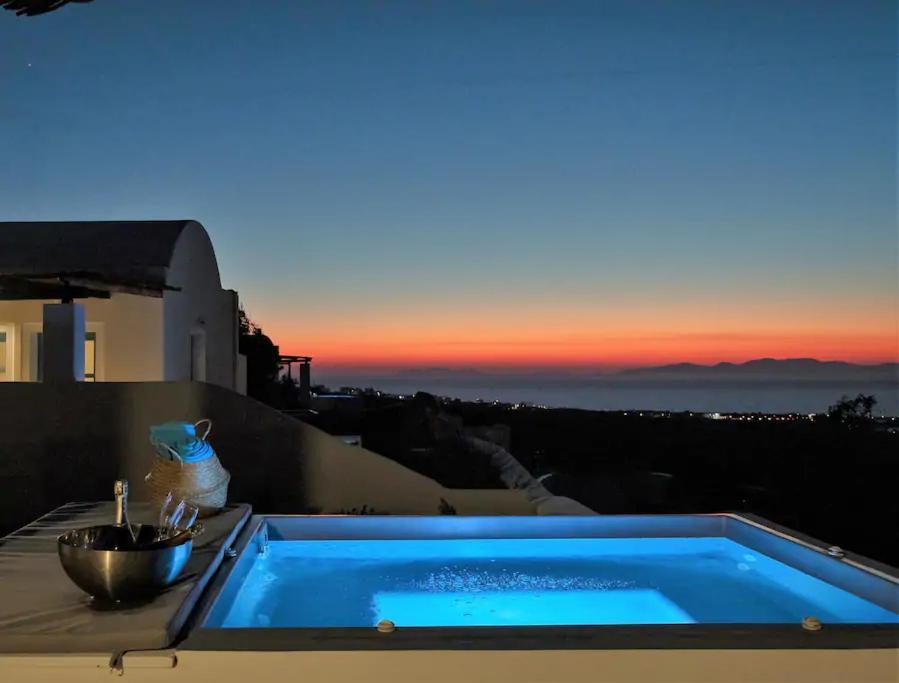 Gtk Santorini Oia Sunset Apartment Tholos (Santorini)